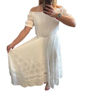 White Flowy Dress with Lace Detailing, Size‎ Medium, EUC